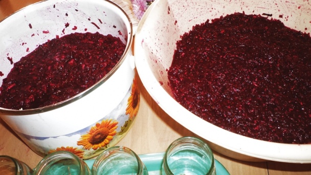 Zaváraná cvikla s jablkami a anízom a cvikla s chrenom a rascou (fotorecept) - obrázok 7