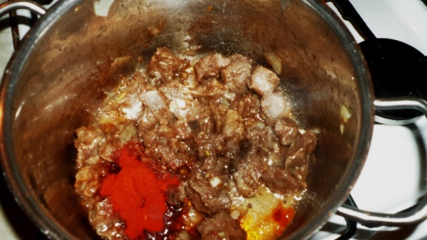 Hovädzie ragú na pive s bravčovou pečienkou (fotorecept) - obrázok 7