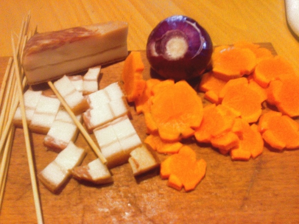 Bravčové špízy na kapustovej perinke (fotorecept) - obrázok 2