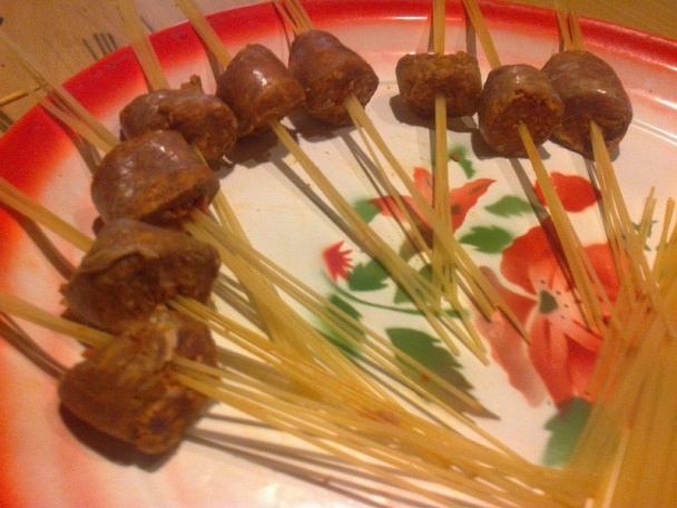 Prevliekané špagety cez domácu neúdenú klobásu (fotorecept) - obrázok 2