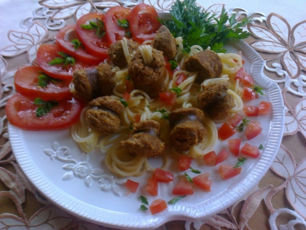 Prevliekané špagety cez domácu neúdenú klobásu (fotorecept) - obrázok 3