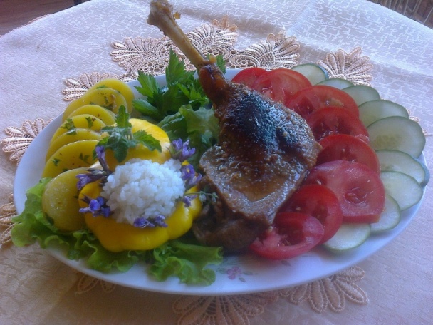 Pečené husacie stehno na červenom víne a šalvii (fotorecept) - obrázok 4