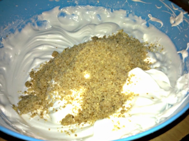 Bielkové rezy s kávovým krémom a paradajkovým lekvárom (fotorecept) - obrázok 2