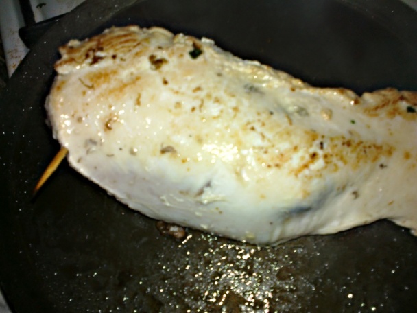 Kozákom a pórom plnené pečené morčacie prsia na červenom víne (fotorecept) - obrázok 9