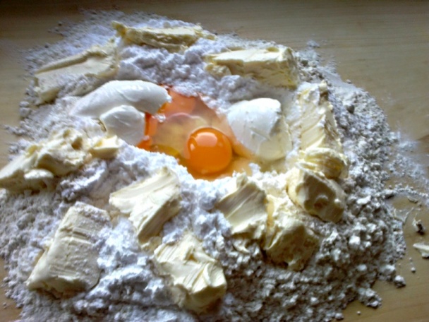 Kávové rezy s čokoládovou polevou a orechami (fotorecept) - obrázok 1