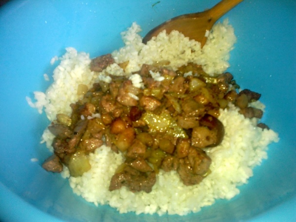 Zapekané plnené kelové listy s králičími pečienkami, ryžou a slaninkou (fotorecept) - obrázok 7