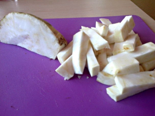 Domácou jaternicou plnené pečené morčacie prsia so zelerovými hranolkami (fotorecept) - obrázok 7