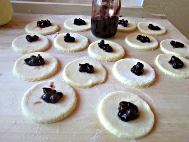 Zemiakové pirohy s čiernymi ríbezľami (fotorecept) - obrázok 1