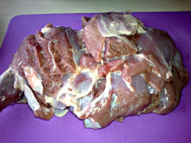 Perkelt z vykosteného morčacieho stehna s červeným vínom (fotorecept) - obrázok 1