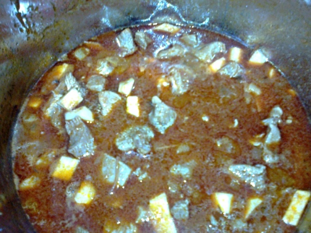 Perkelt z vykosteného morčacieho stehna s červeným vínom (fotorecept) - obrázok 10