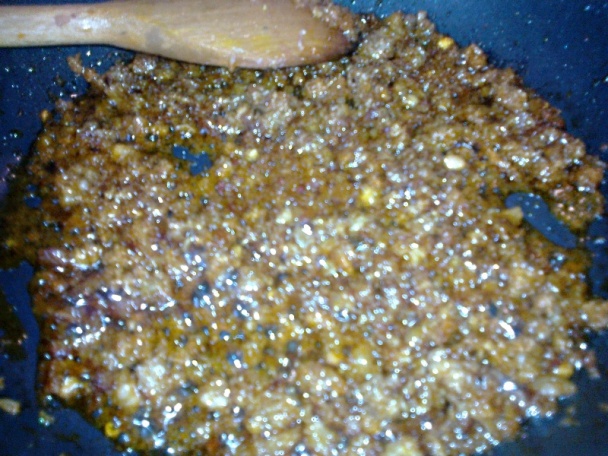 Opekané zemiakové kocky s karamelizovaným jablkom a klobáskovými mrvencami (fotorecept) - obrázok 8