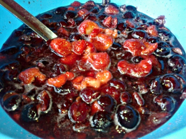 Čerešňovo-jahodový džem s čokoládou (fotorecept) - obrázok 3