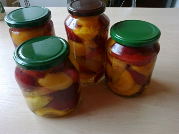 Marhuľovo-nektárinkový kompót s hruškami (fotorecept) - obrázok 4