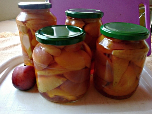 Marhuľovo-nektárinkový kompót s hruškami (fotorecept) - obrázok 5