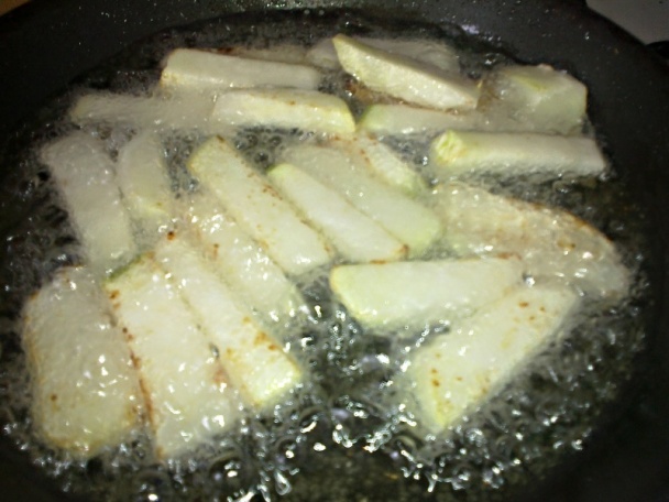 Plnené morčacie krídla na kurkume s kalerábovými hranolčekmi (fotorecept) - obrázok 7