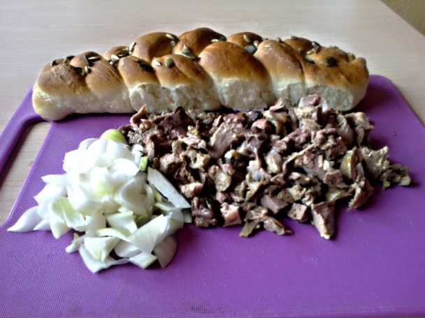 Oberačkové mäso s domácim vajíčkovým pečivom (fotorecept) - obrázok 1