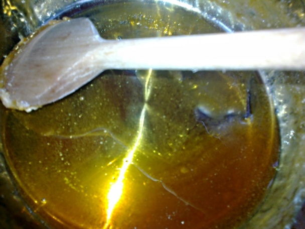 Orieškovo-karamelové rezy s bielou čokoládou (fotorecept) - obrázok 3