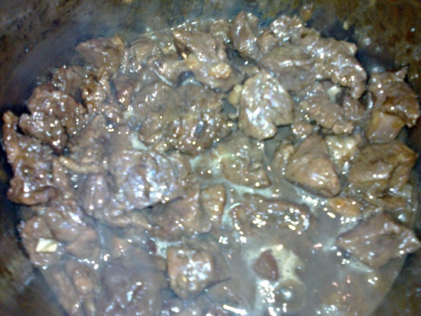 Hovädzí perkelt s hroznovým lekvárom a vínom (fotorecept) - obrázok 5