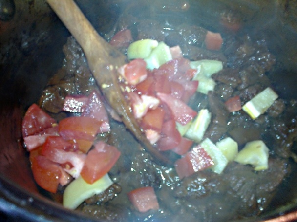 Hovädzí perkelt s hroznovým lekvárom a vínom (fotorecept) - obrázok 6