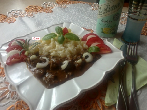 Hovädzí perkelt s hroznovým lekvárom a vínom (fotorecept) - obrázok 9