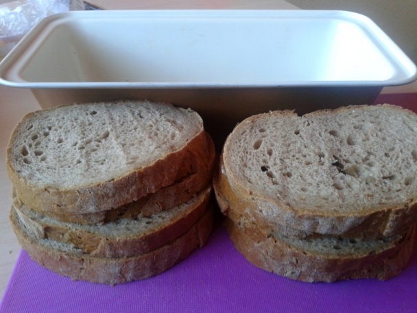 Zapekaný plnený chlieb vo vajíčku (fotorecept) - obrázok 1