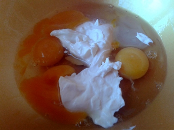 Zapekaný plnený chlieb vo vajíčku (fotorecept) - obrázok 4