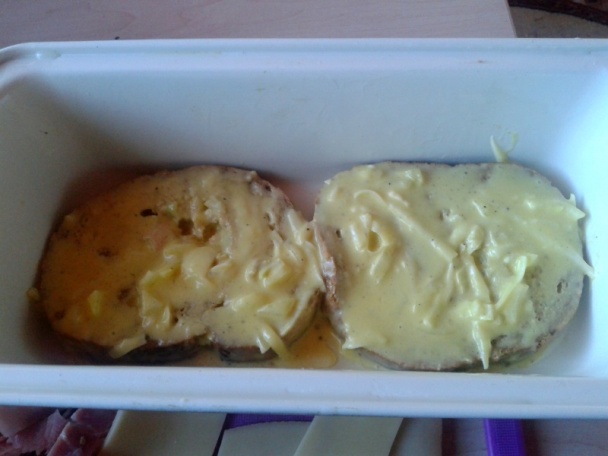 Zapekaný plnený chlieb vo vajíčku (fotorecept) - obrázok 5