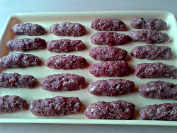 Čevabčiči z troch druhov mäsa (fotorecept) - obrázok 4