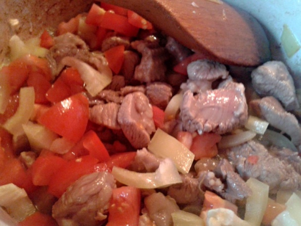 Morčací paprikáš so šampiňónmi a kôprom (fotorecept) - obrázok 3