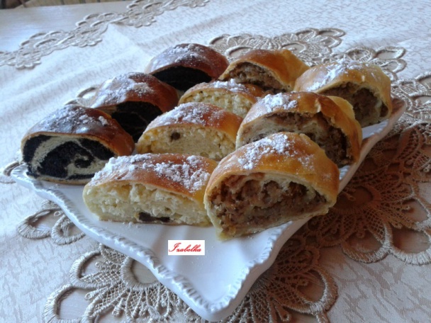 Trojaké záviny zo zabáraného kysnutého cesta - obrázok 1