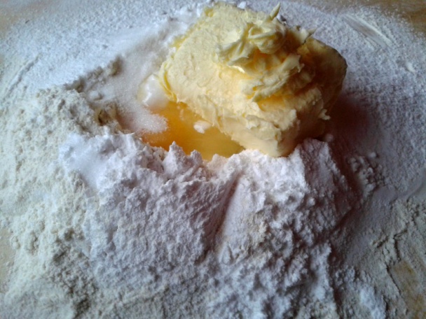 Krehučké jablkové rezy s jogurtom a orechami (fotorecepta) - obrázok 1