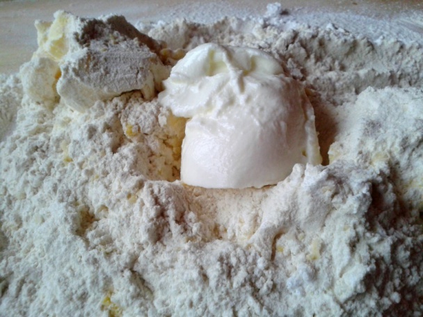 Krehučké jablkové rezy s jogurtom a orechami (fotorecepta) - obrázok 2