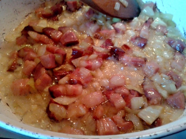 Špikovaný domáci králik so slaninou, cesnakom na červenom víne (fotorecept) - obrázok 3