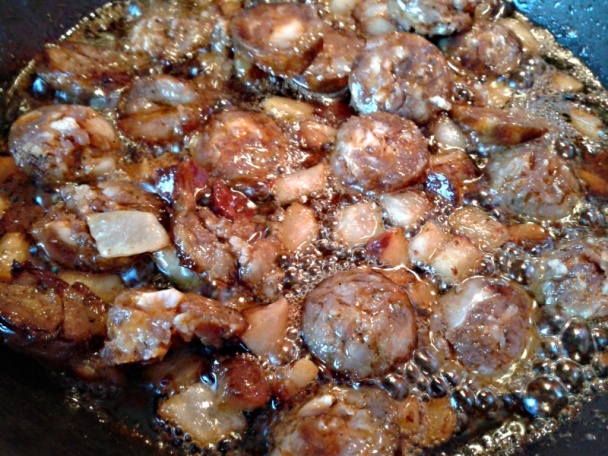 Bravčová krkovička na slanine a údenej klobáse s lečom (fotorecept) - obrázok 1
