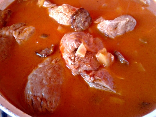 Bravčová krkovička na slanine a údenej klobáse s lečom (fotorecept) - obrázok 6