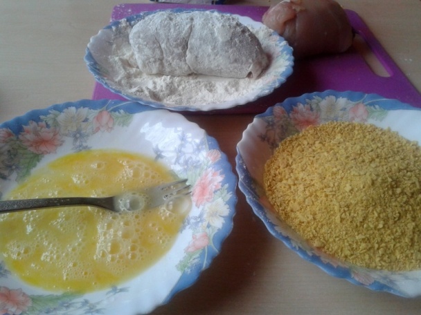 Kuracie prsia plnené jaternicou, prošutom a vyprážané v kukuričnej strúhanke (fotorecept) - obrázok 4