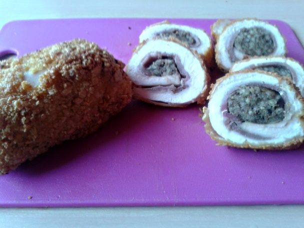 Kuracie prsia plnené jaternicou, prošutom a vyprážané v kukuričnej strúhanke (fotorecept) - obrázok 6