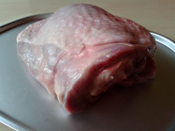 Horné morčacie stehno pečené vcelku na panvici (fotorecept) - obrázok 1