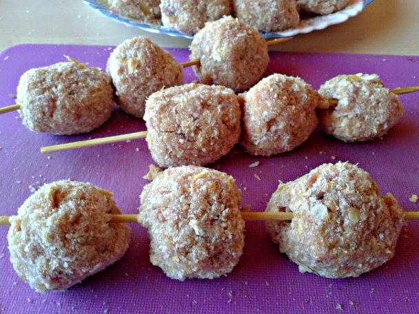 Miniguľky na špízoch (fotorecept) - obrázok 2