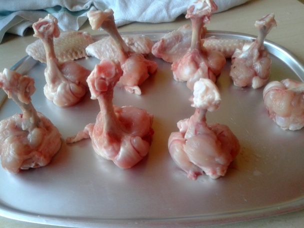 Budzogániky z kuracích krídiel vyprážané v tekvicovom cestíčku (fotorecept) - obrázok 1