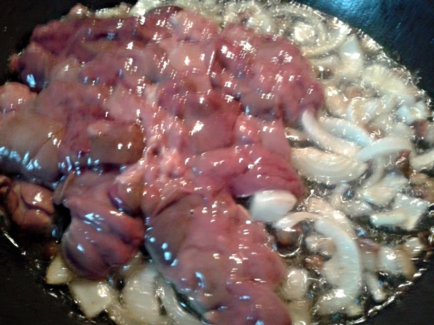 Kelový prívarok s kuracími pečienkami na slaninke (fotorecept) - obrázok 12