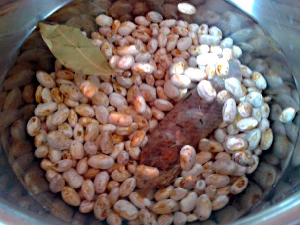 Prívarok z vylúskanej čerstvej fazule s údeninou (fotorecept) - obrázok 2