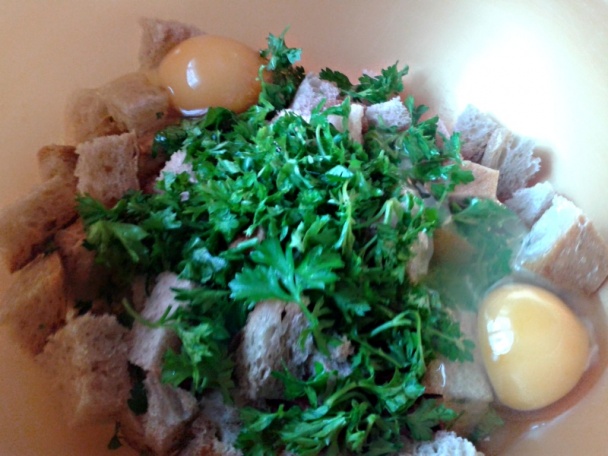 Pečený bravčový bôčik plnený údenou klobásou (fotorecept) - obrázok 3