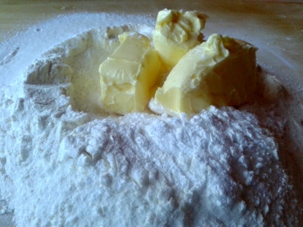 Strúhaný krehký tvarohovo-jablkový koláč (fotorecept) - obrázok 1