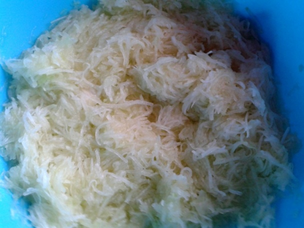 Tekvicové placky so slaninou, pečienkami a syrom (fotorecept) - obrázok 2