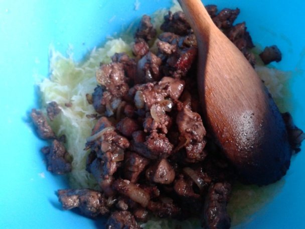 Tekvicové placky so slaninou, pečienkami a syrom (fotorecept) - obrázok 6