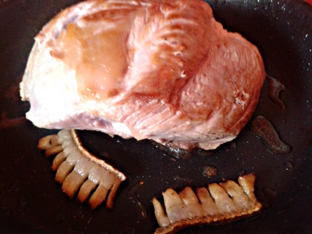 Pečené bravčové pliecko na slanine s lečom a zemiakovým knedlíkom (fotorecept) - obrázok 2