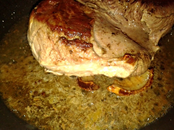 Pečené bravčové pliecko na slanine s lečom a zemiakovým knedlíkom (fotorecept) - obrázok 4