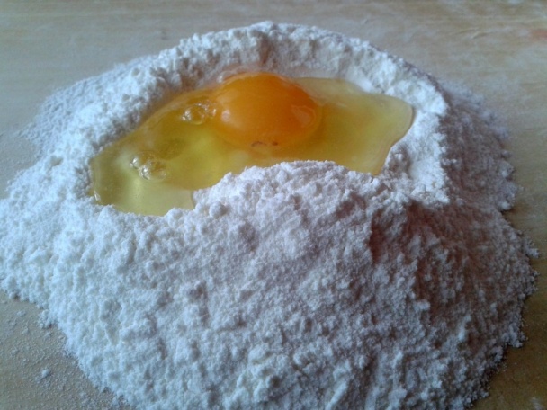 Uzlíky plnené šunkou s bryndzou a slaninkou (fotorecept) - obrázok 3