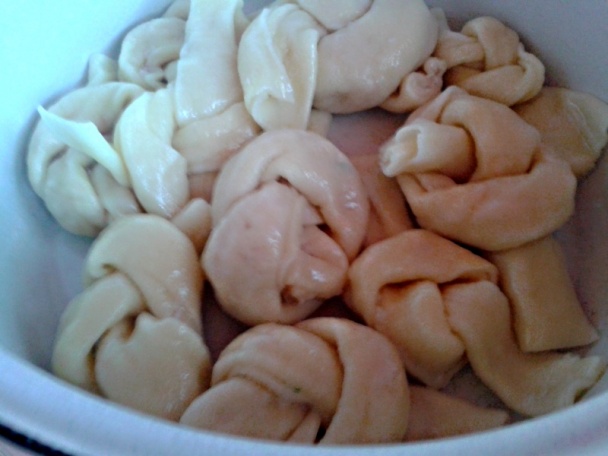 Uzlíky plnené šunkou s bryndzou a slaninkou (fotorecept) - obrázok 13